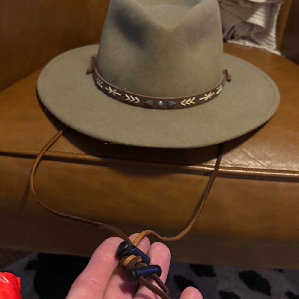 Stetson Taupe Felt Wide-Brim Hat with Decorative Leather Band - Picture 2 of 6